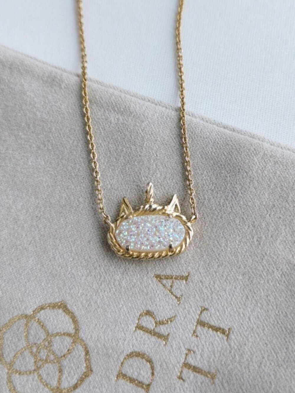 Kendra Scott Necklace Elisa Unicorn GoldShort Pendant Necklace - Picture 4 of 4